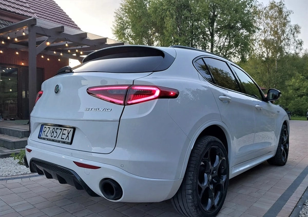 Alfa Romeo Stelvio cena 189000 przebieg: 11000, rok produkcji 2023 z Rzeszów małe 667